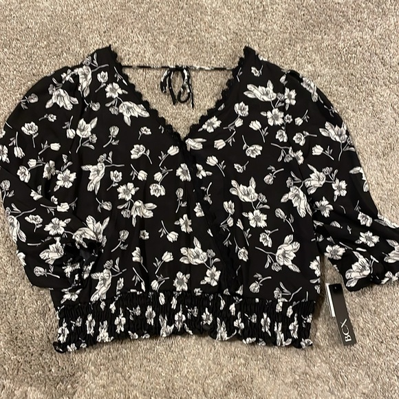 NWT BCX Top. - Picture 1 of 3